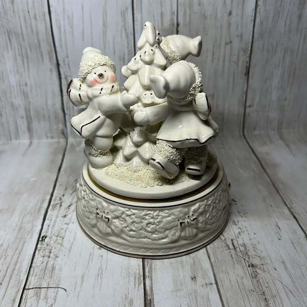 No Brand porcelain dancing